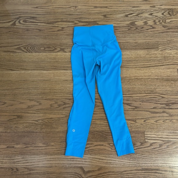 High-Waisted Blue Leggings - Picture 2 of 3